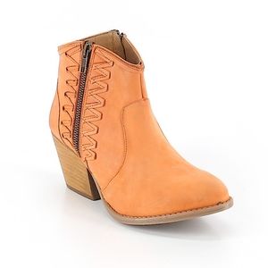 NWOB Musse & Cloud Orange Suede Ankle Boots
